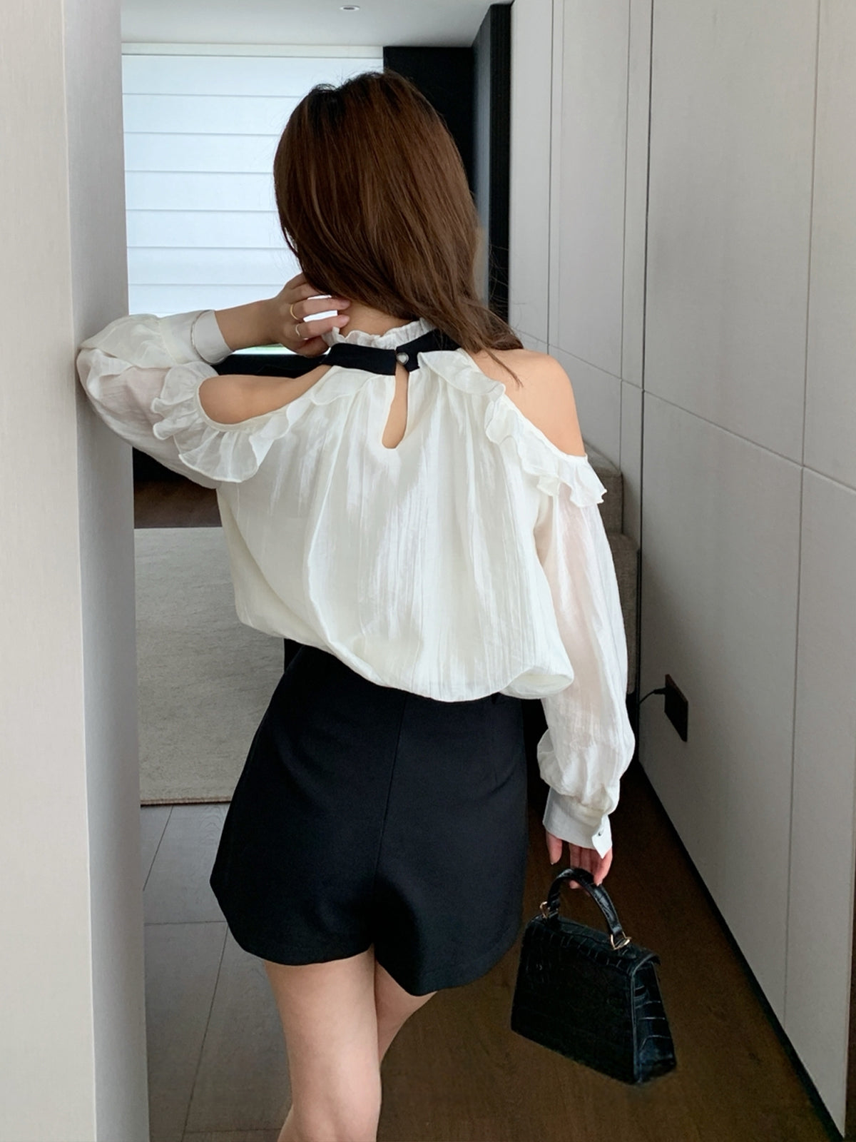 【tops】リボン付きオフショルダートップス Q8939