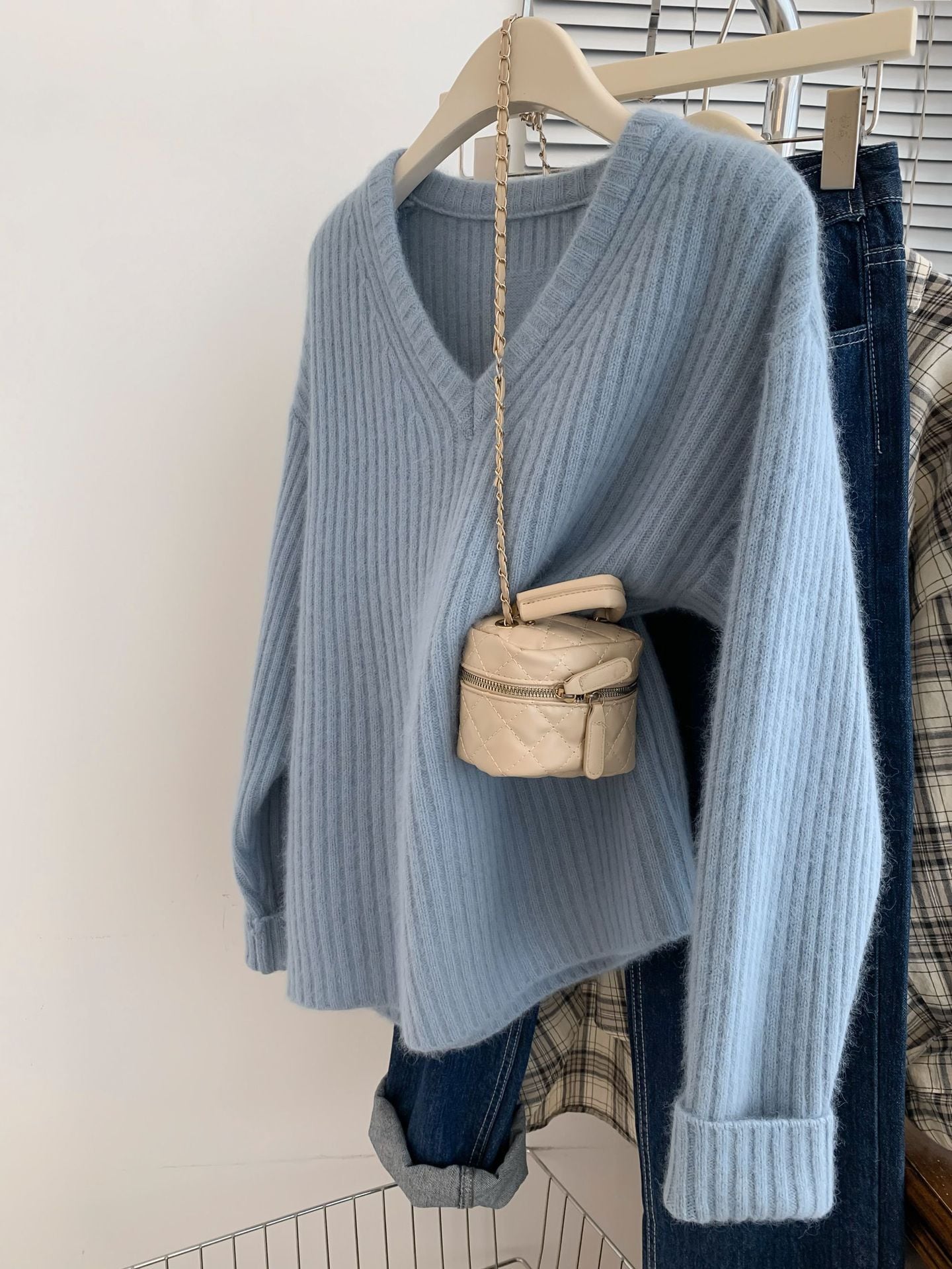 【tops】Vネックニットセーター　M29057