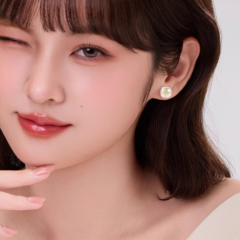 【小物】八芒星パールピアス Q7525
