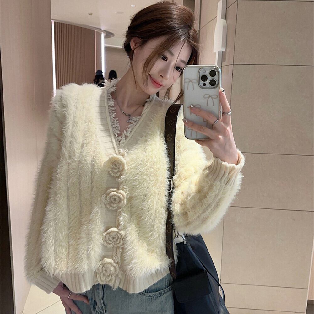 【outer】Vネック立体フラワーニットカーデ　M27898