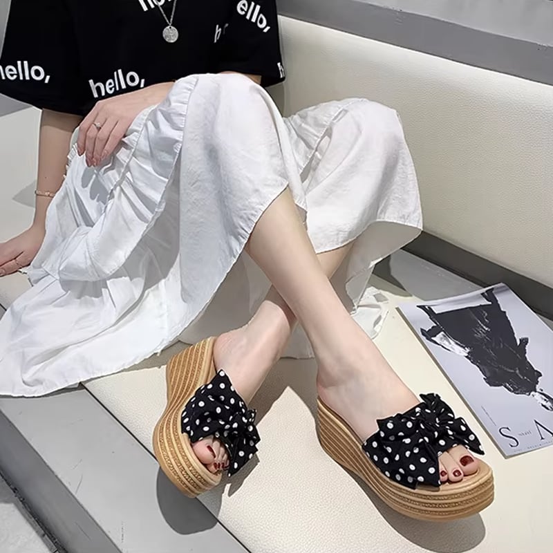 【Shoes】ドット柄厚底サンダル Q8441