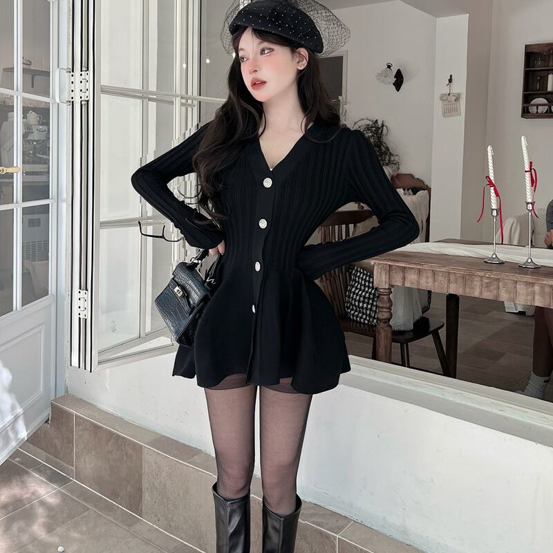 【dress】Vネックフレアニットワンピース Q7459