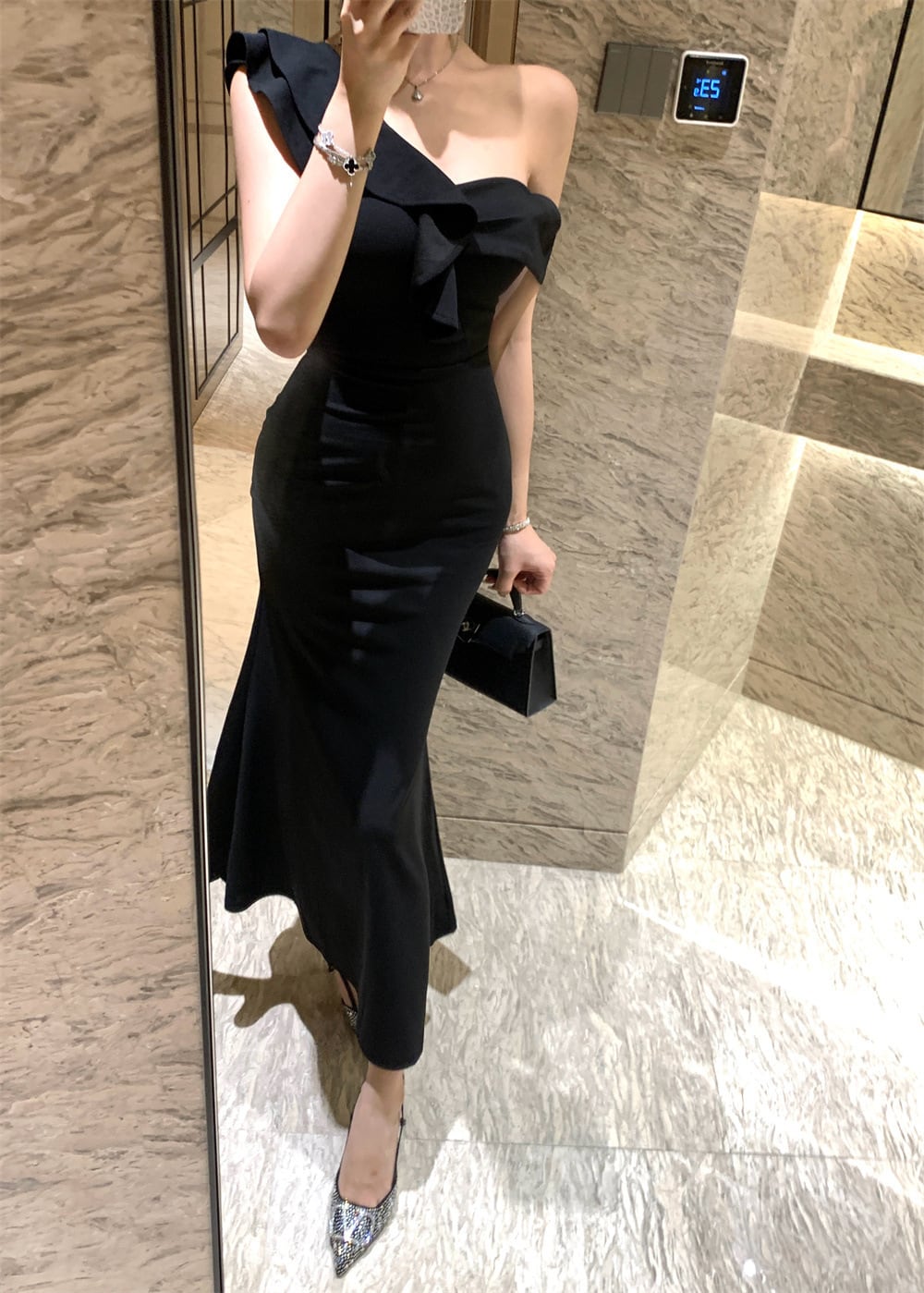 【dress】ワンショルダーフリルマーメイドワンピース　M31571