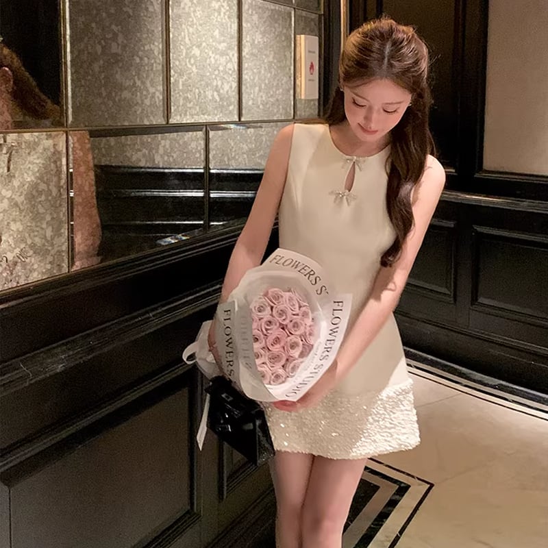 【dress】ノースリーブラインストーン付きミニワンピース Q8393