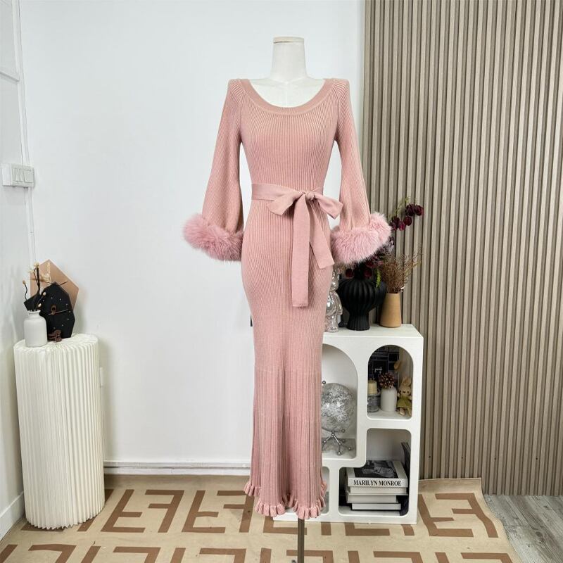 【dress】袖ファーロングニットワンピース Q7811