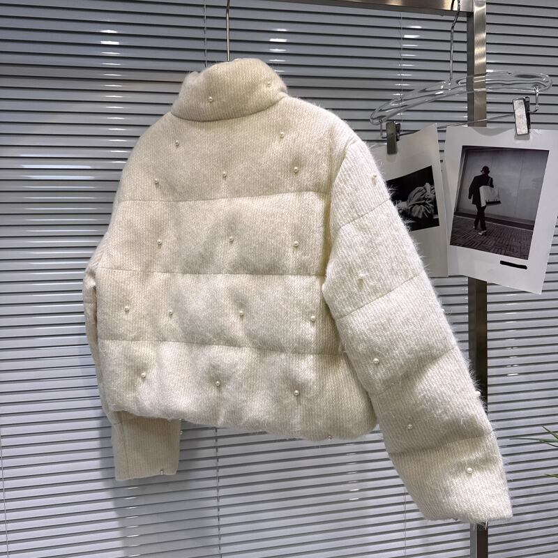 【outer】パール付きハイネック中綿コート Q7332