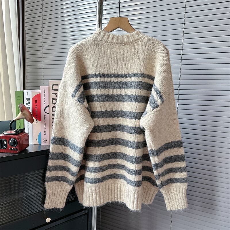 【tops】クルーネックニットセーター　M18800