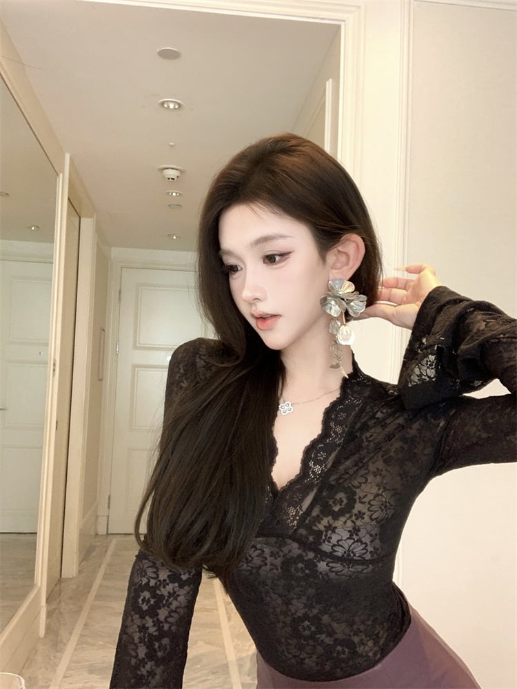 【tops】Vネックレーストップス　M27894