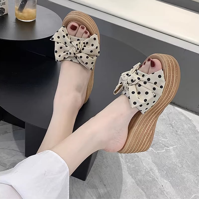 【Shoes】ドット柄厚底サンダル Q8441