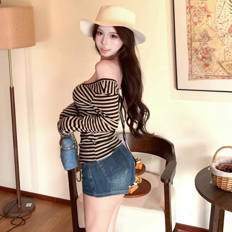 【tops】ボーダー柄オープンバックトップス Q8318