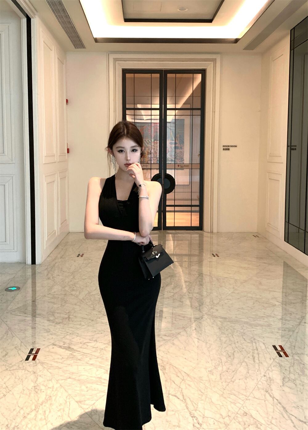 【dress】バックレスホルターネックワンピース　M32870