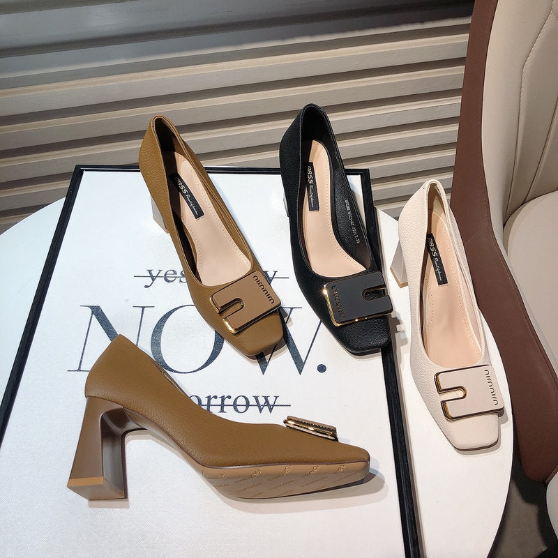 【shoes】スクエアトゥチャンキーヒールパンプスG23648