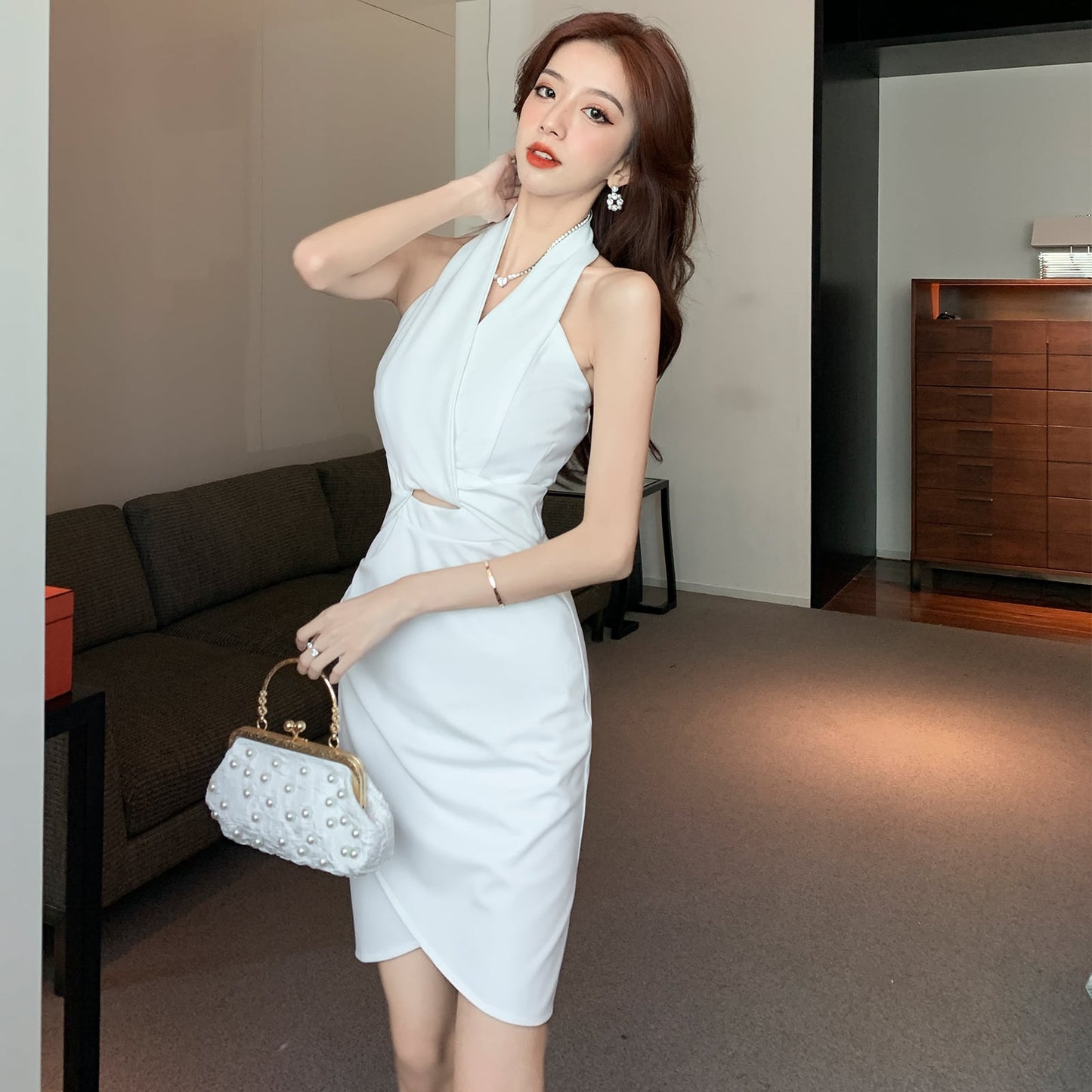 【dress】エレガント気質満点セクシーVネック高級感バックで綺麗ホルターネックワンピース G12797