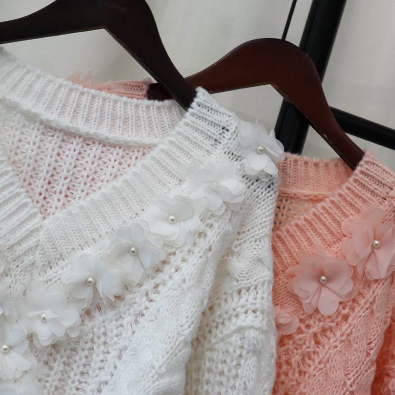 【tops】Vネック立体フラワーニットセーター　M27514