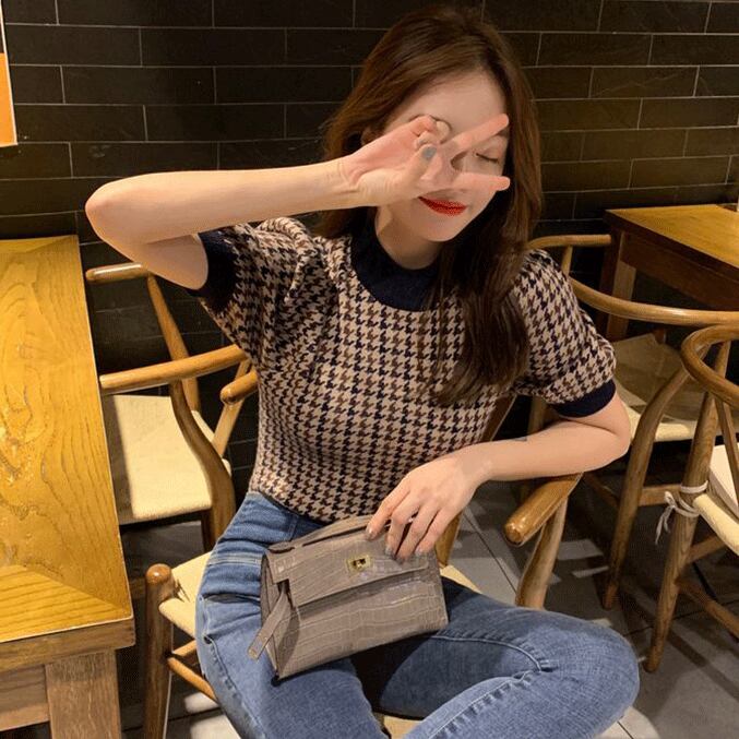 【tops】韓国ファッション〜ラウンドネックパフスリーブ着回しレトロニットF0099