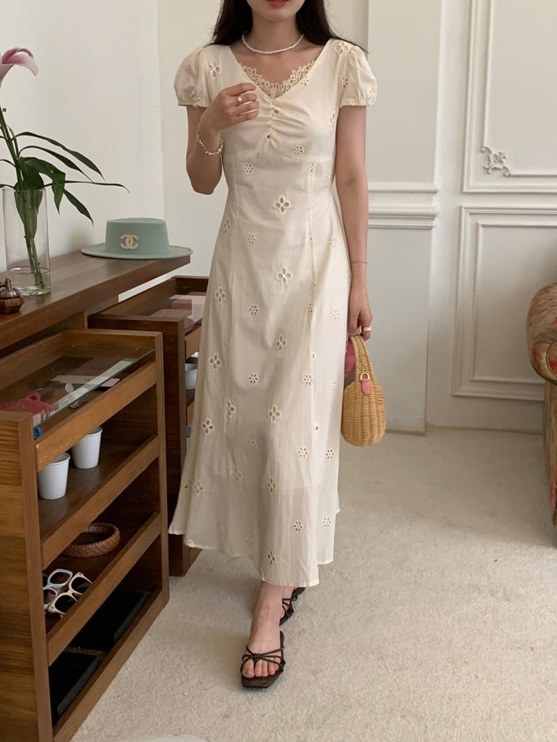 【dress】Vネックカットワークワンピース　M23891