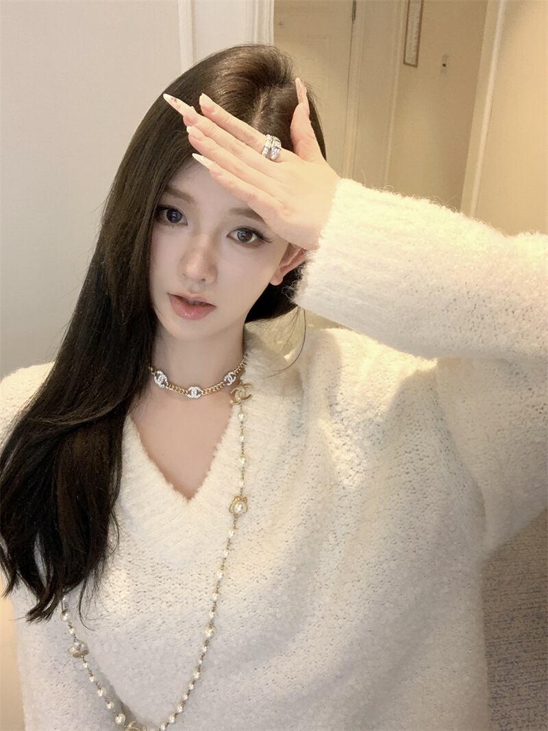 【tops】Vネックニットセーター　M28192