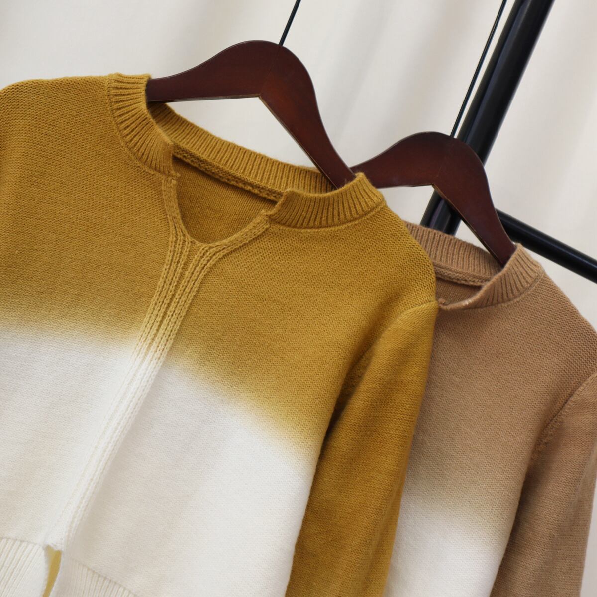【tops】グラデーションニットセーター　M18919