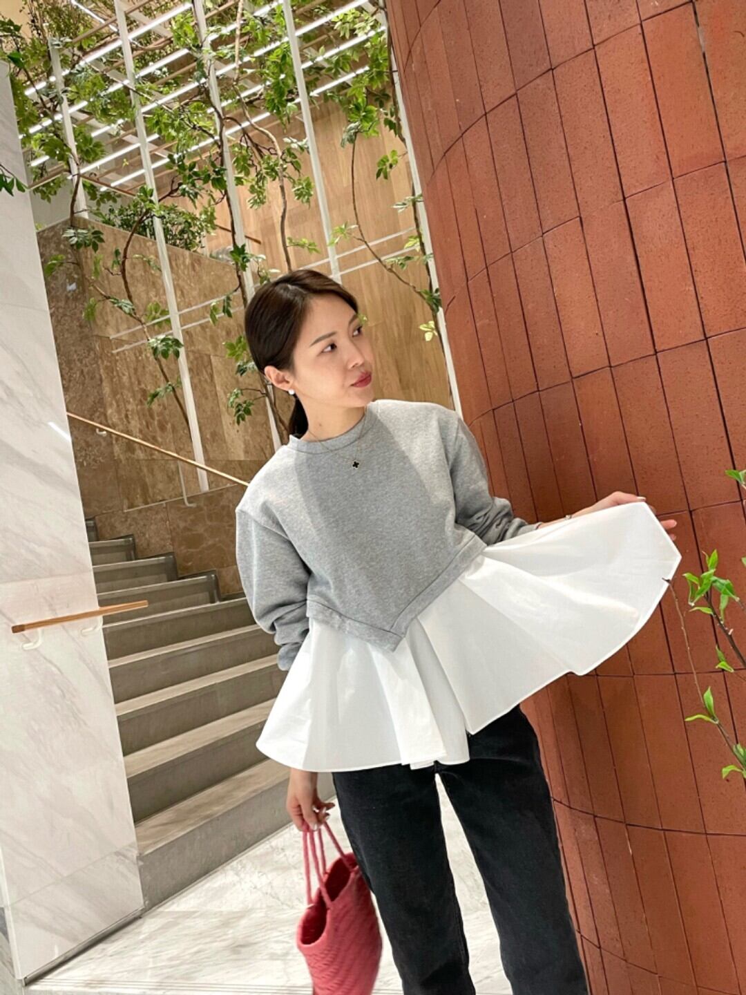 【tops】フリルドッキングパーカー　M18419