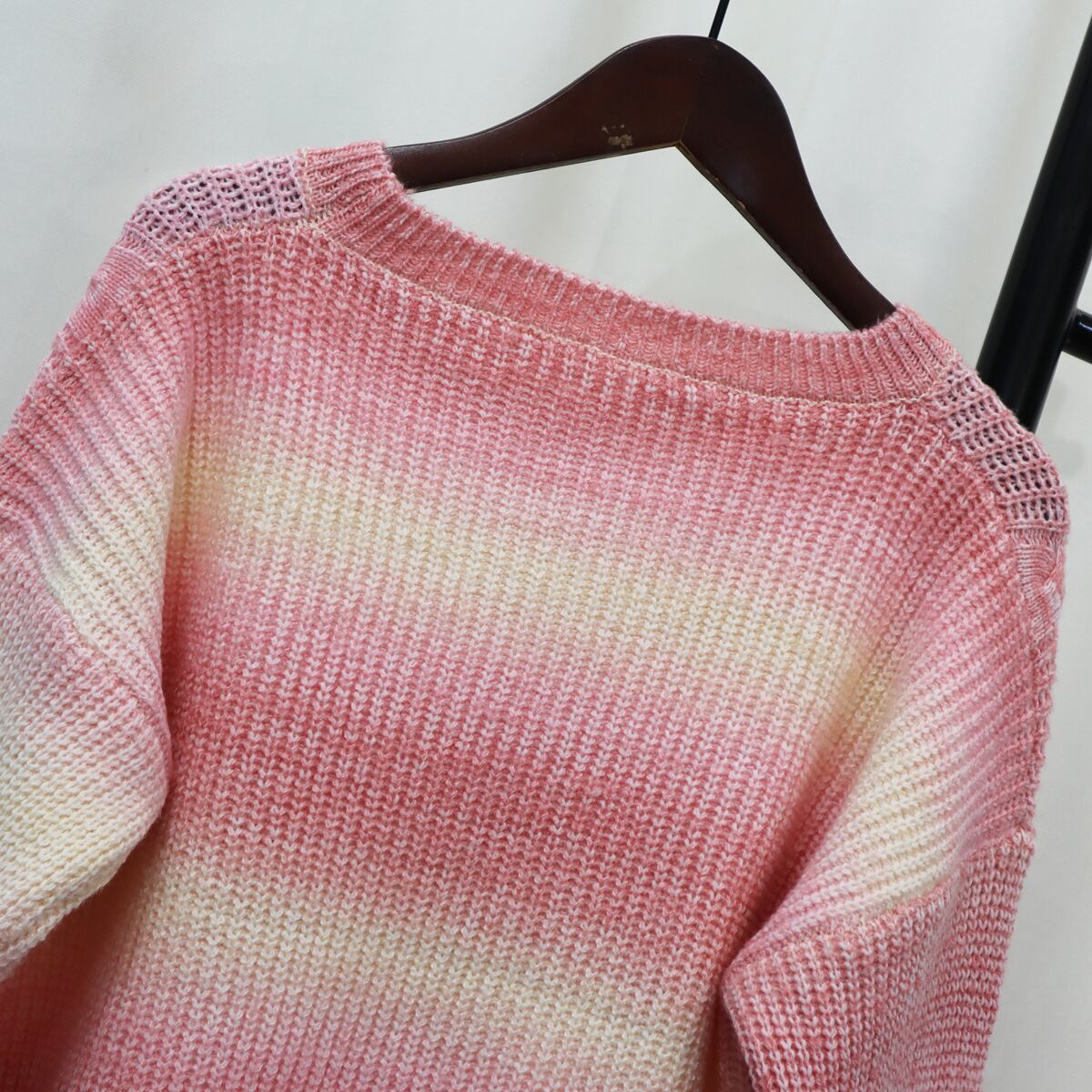 【tops】クルーネックニットセーター　M18643