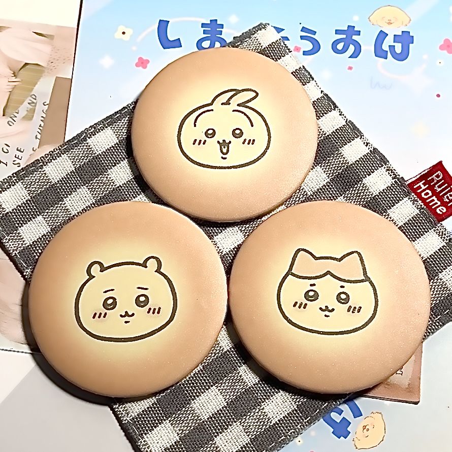 【GOODS】ちいかわ クッキー 缶バッジ Ｑ2152