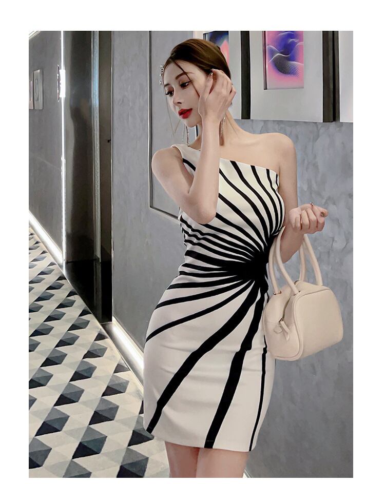 【dress】オフショルダーストライプ柄ワンピース G21299
