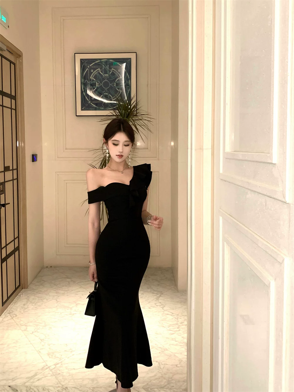 【dress】ワンショルダーフリルマーメイドワンピース　M31571