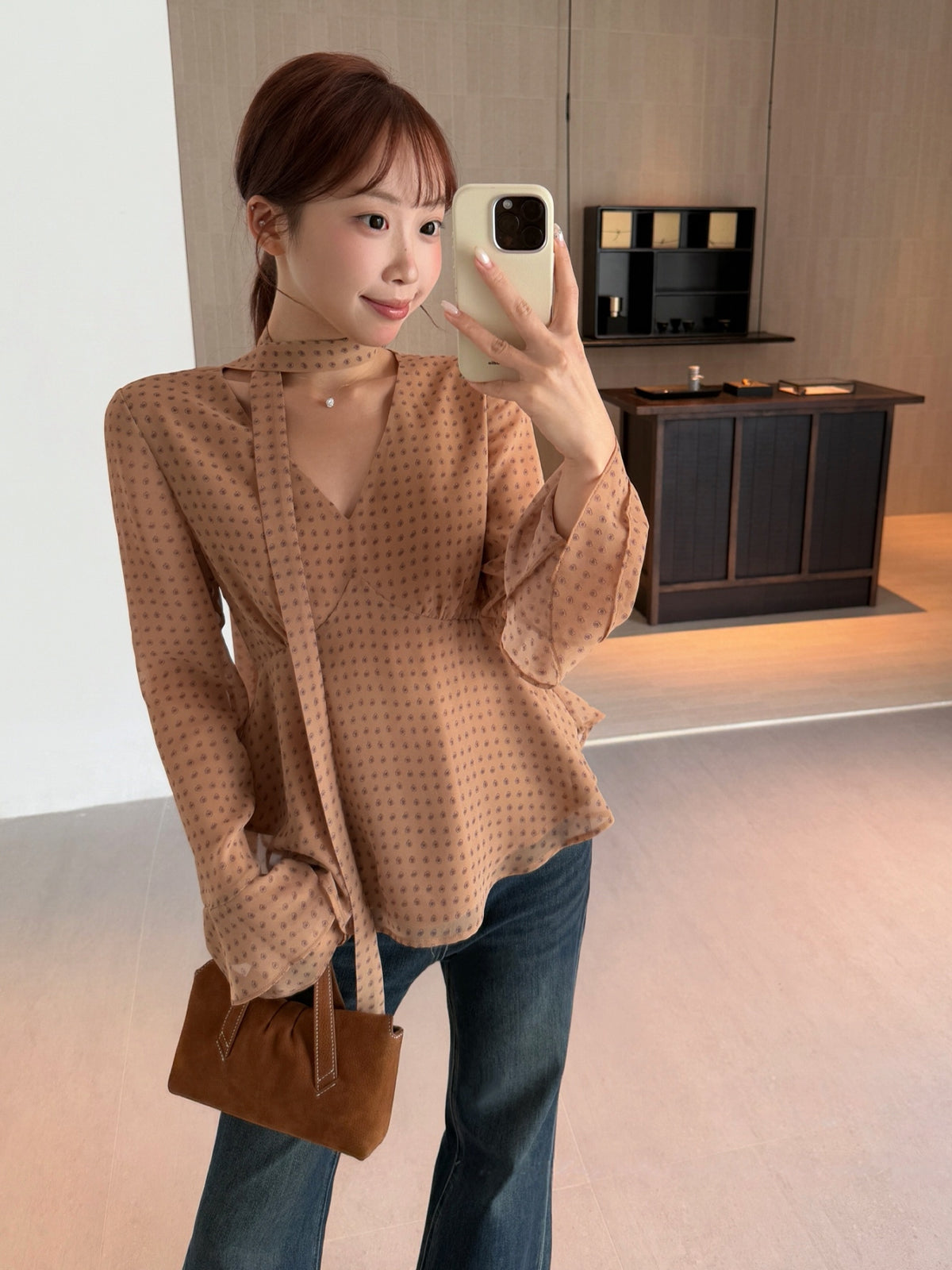 【tops】スカーフ付きvネックトップス Q9048