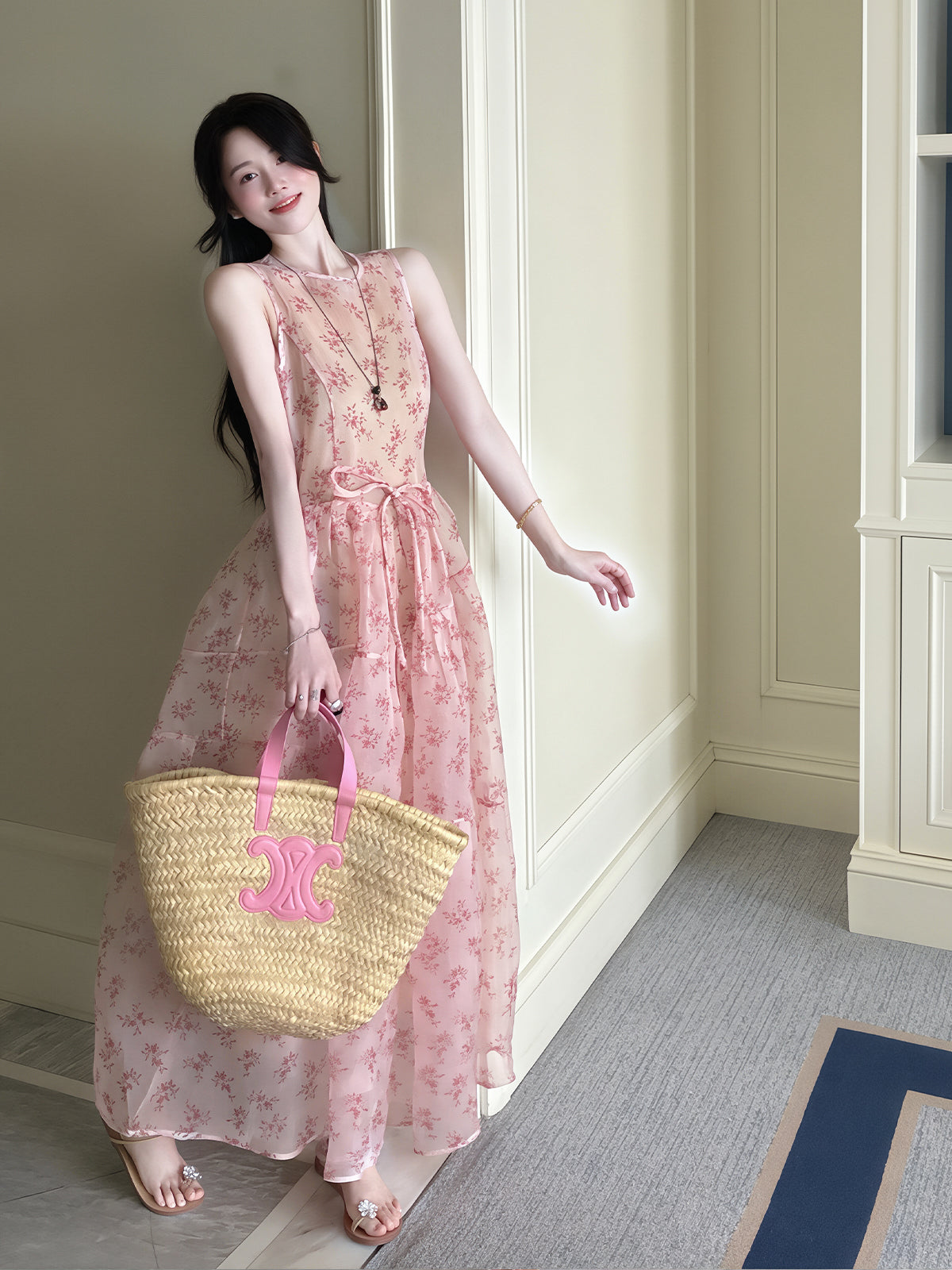 【dress】立体感のあるシルエットフラワー柄ロングワンピース Q8707