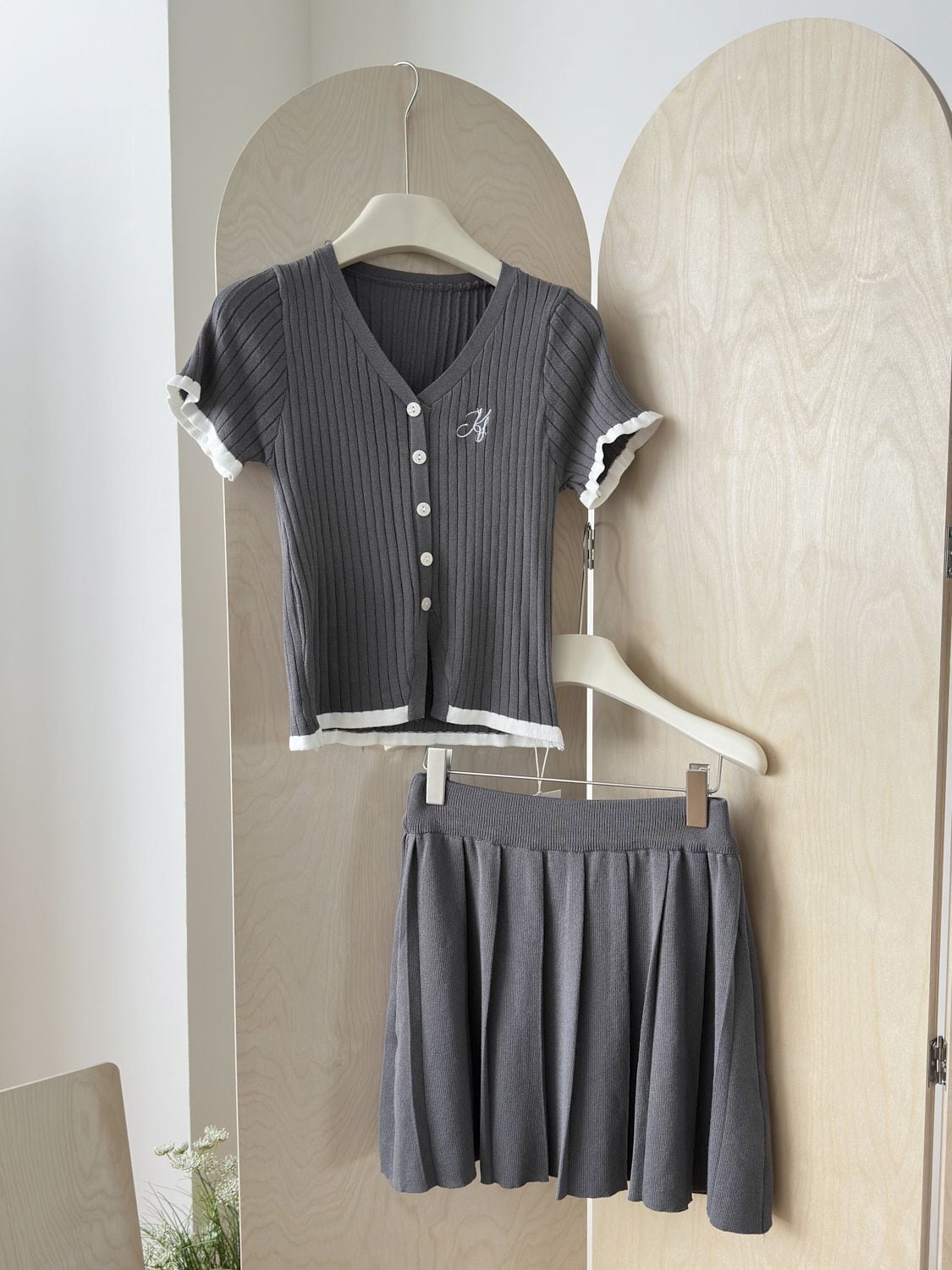 【set】ニットTシャツ×プリーツスカートセット　M24432