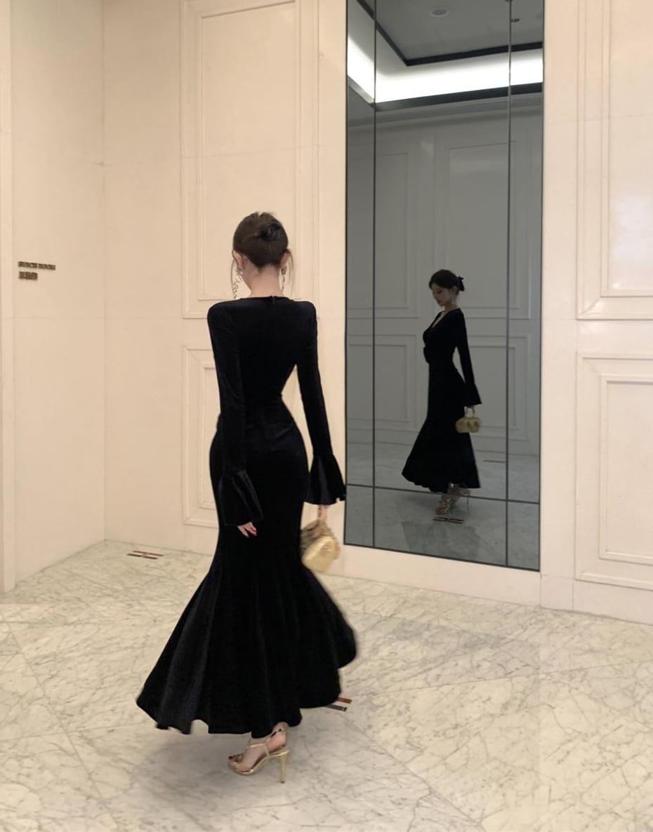 【dress】Vネックベルベットワンピース Q7423