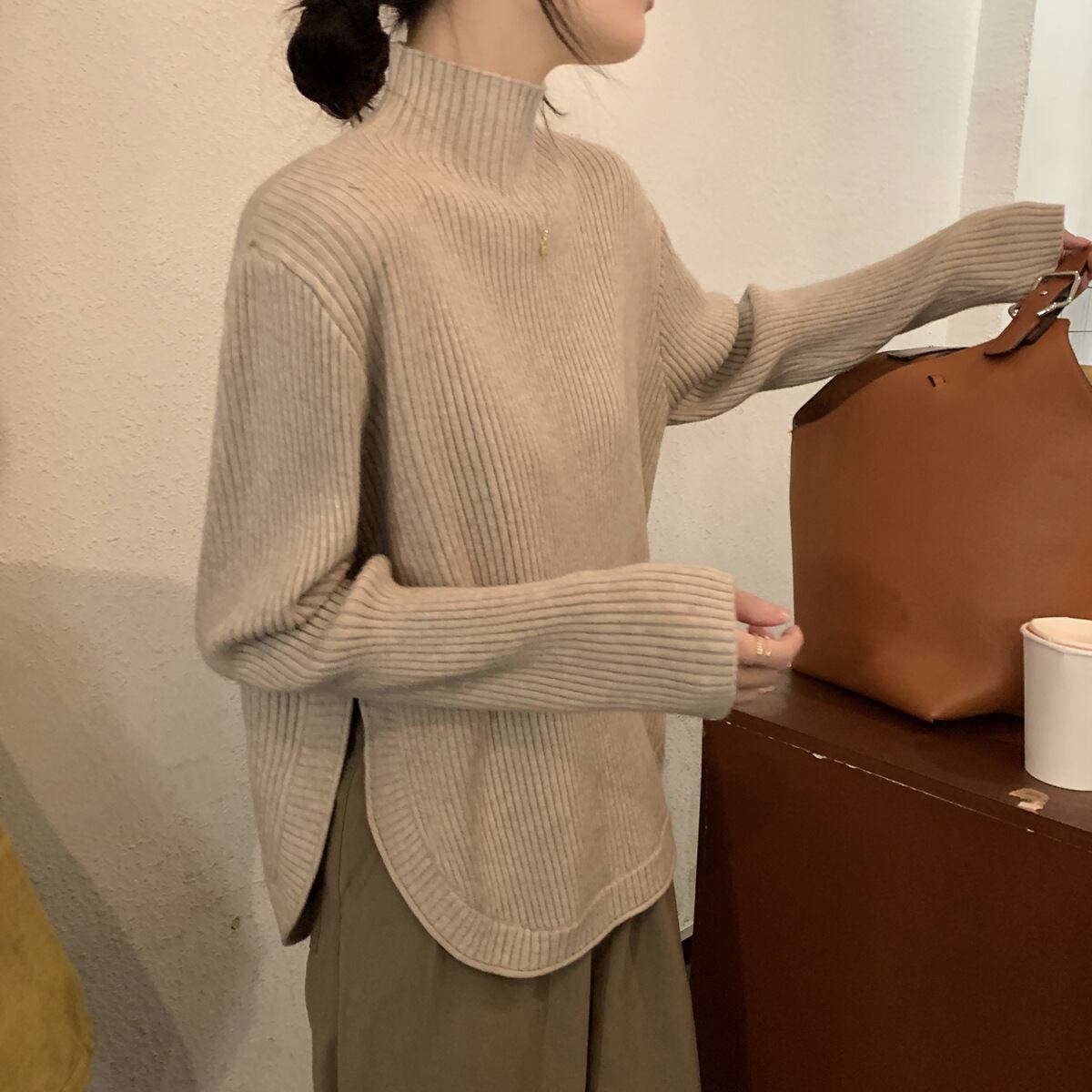 【tops】スリットニットセーター　M27982