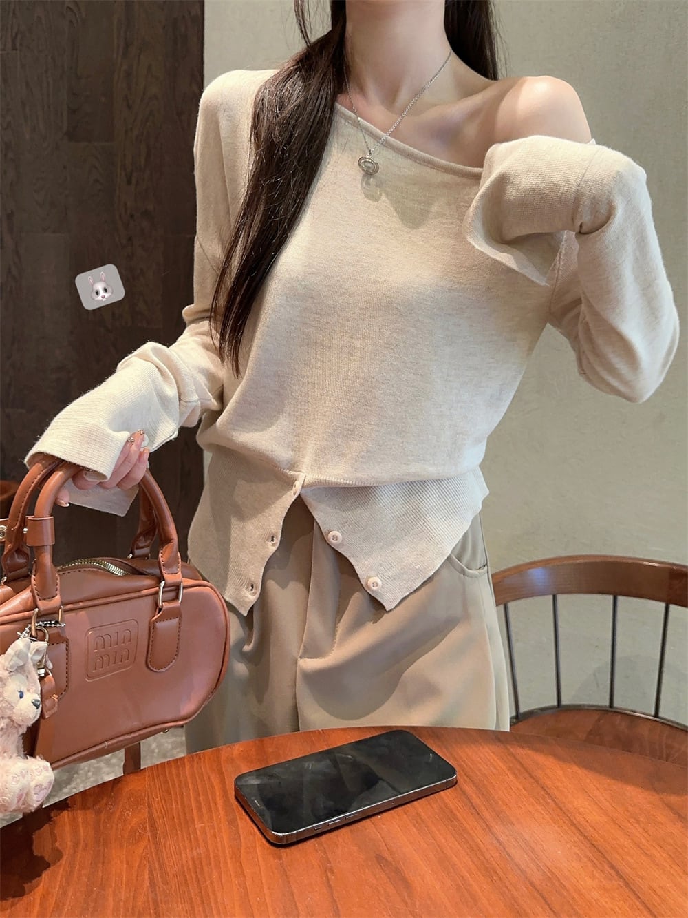 【tops】オフショルダーニットトップス　M26188