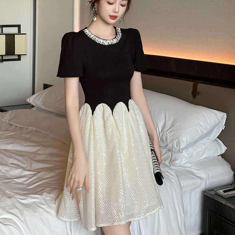 【dress】ビジュー切り替えデートワンピース　M24278