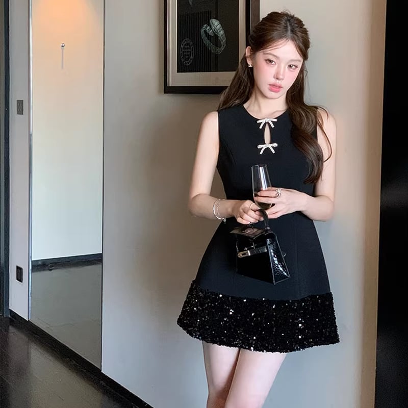 【dress】ノースリーブラインストーン付きミニワンピース Q8393