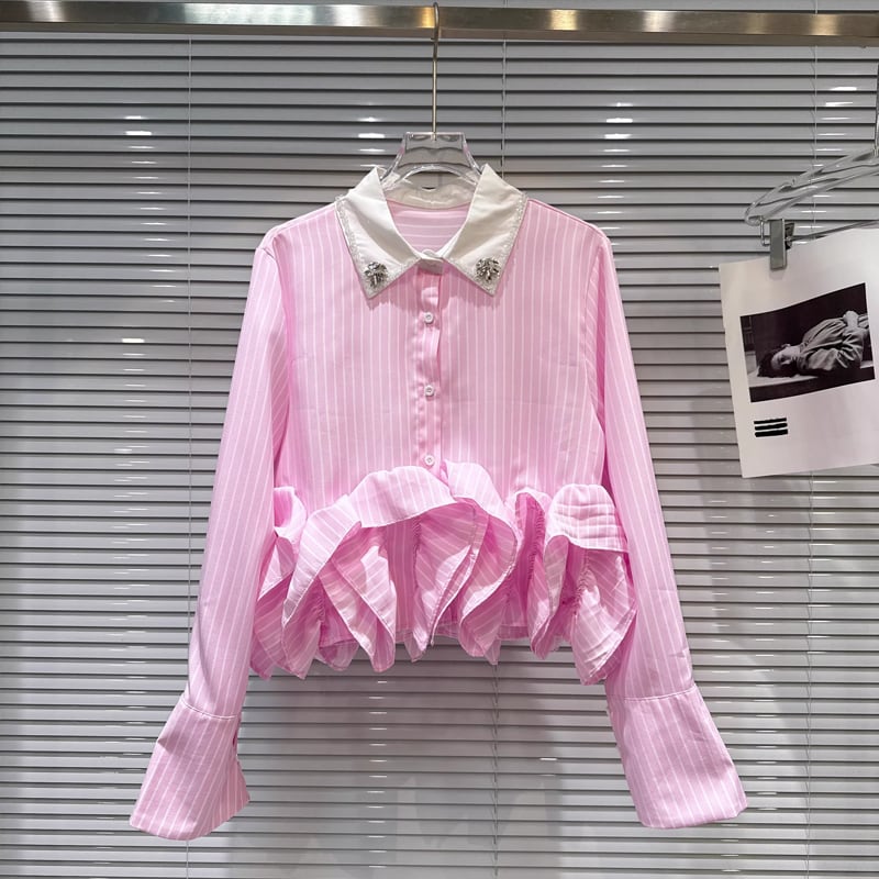 【tops】ラインストーン付きギャザーフリルシャツ Q8387