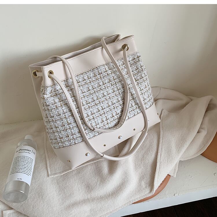 【小物】高級品質  ! 定番斜め掛けファスナー ショルダーバッグ大容量