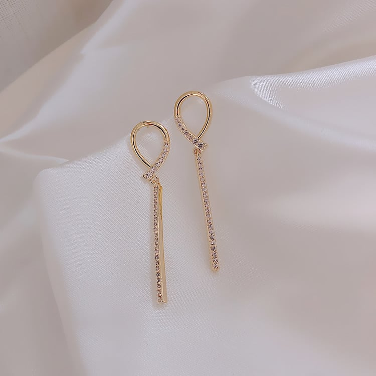 【小物】高級感   韓国系 気質 ファッションシンプルラインストーンピアスアクセサリー