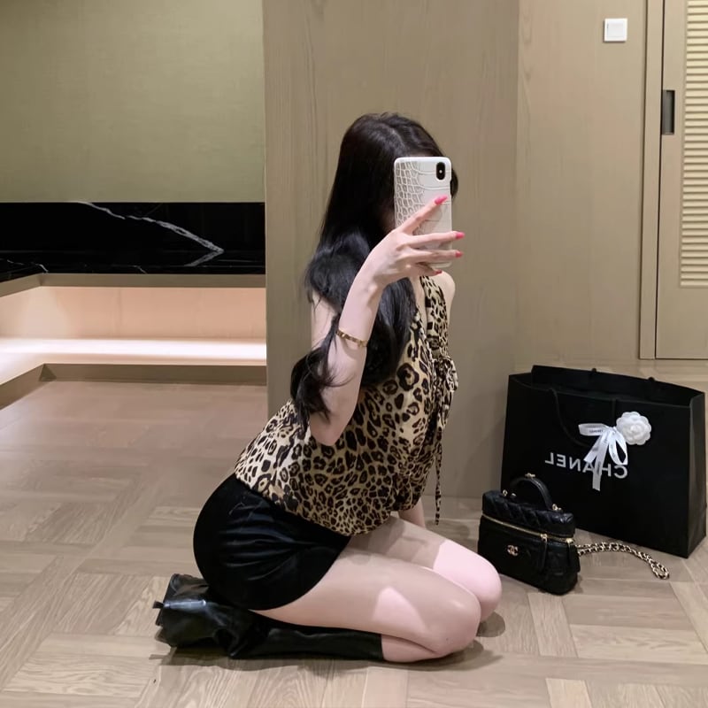 【tops】ヒョウ柄ホルターネックトップス Q8255