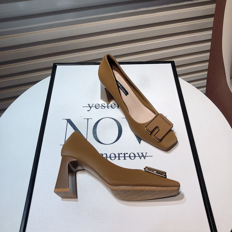 【shoes】スクエアトゥチャンキーヒールパンプスG23648