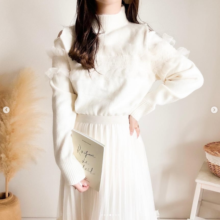 【tops】オフショルダーチュールドッキングニットセーター　M27584
