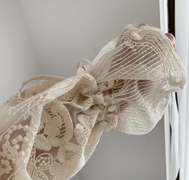 【tops】女性力を高める〜スクエアネックパフスリーブファッションレースブラウス