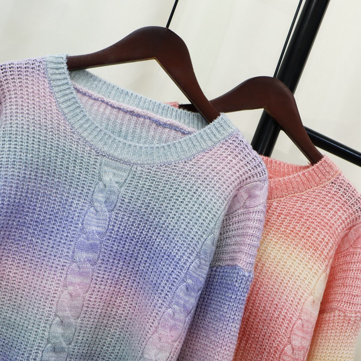 【tops】クルーネックニットセーター　M18643