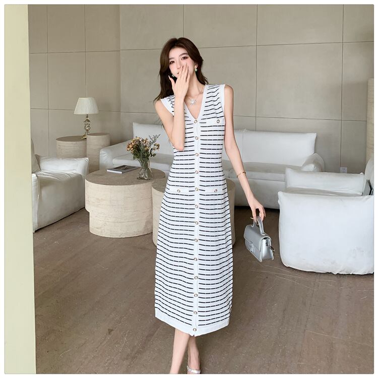 【dress】Vネックストライプ柄ニットワンピース G21121