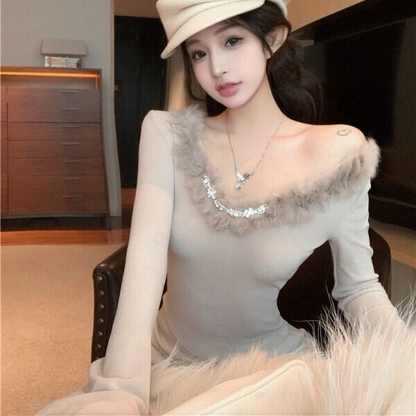 【tops】ファー付きオフショルダートップス　M28900