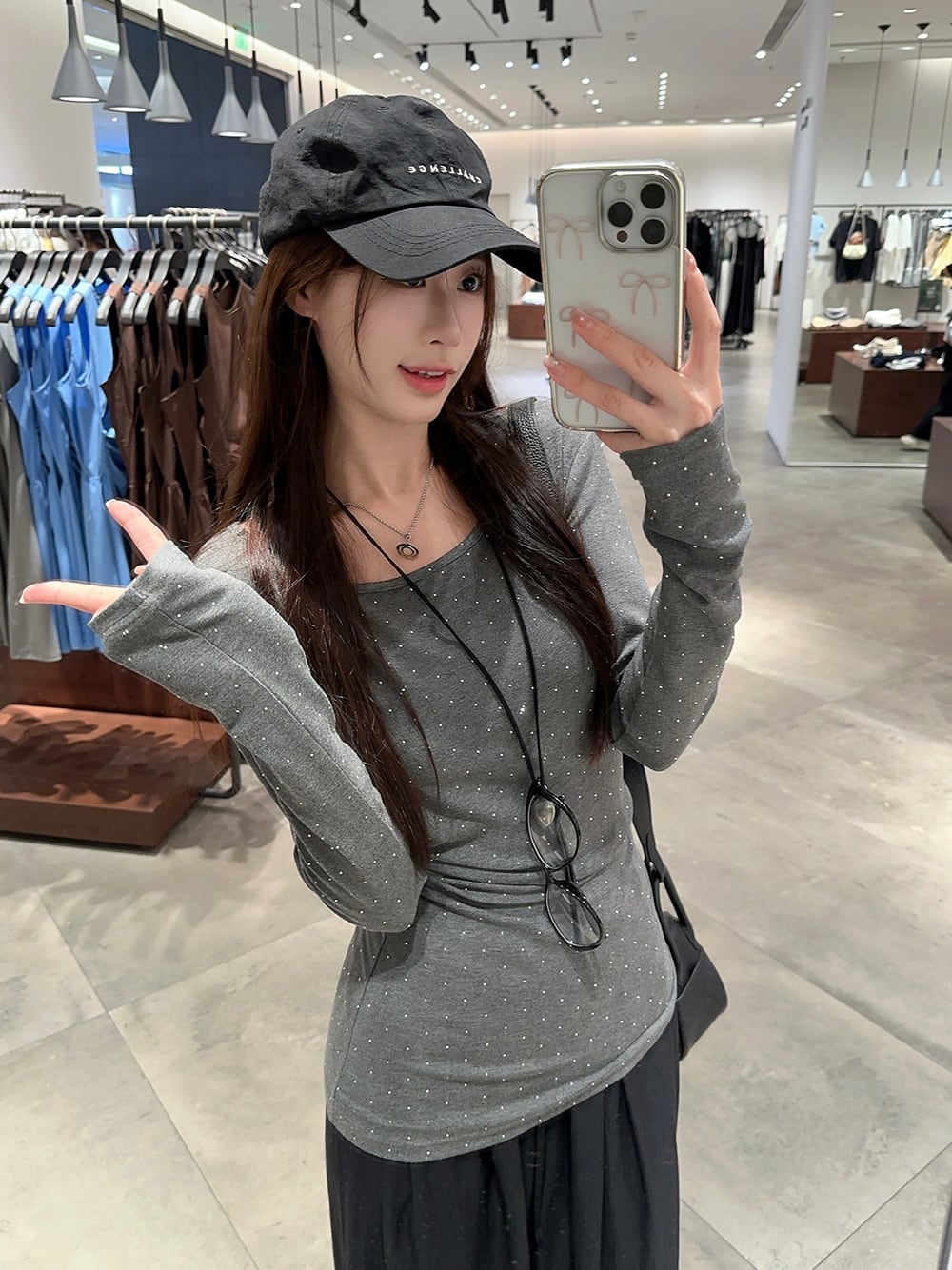【tops】ビジュー長袖Tシャツ　M25625