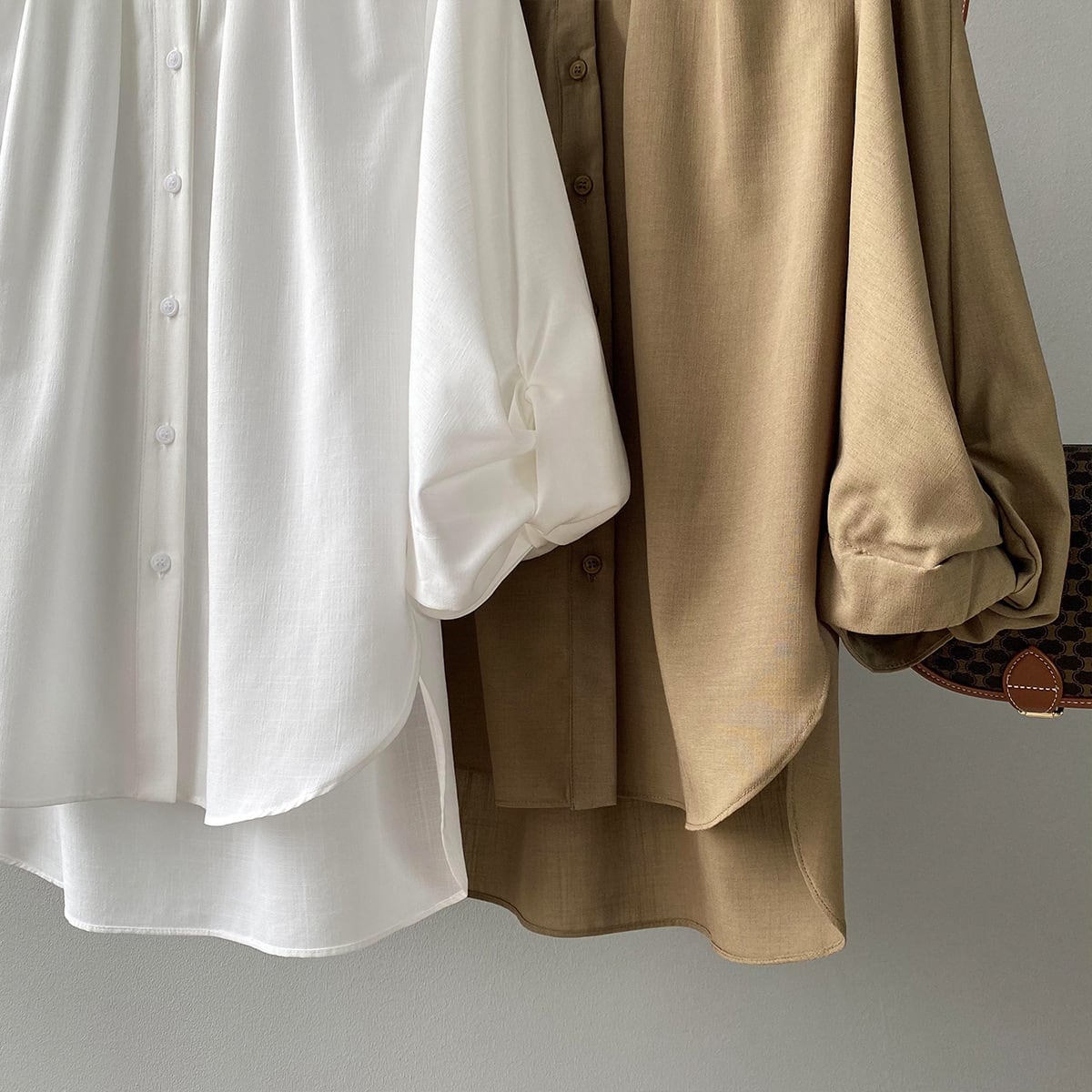 【tops】ランタンスリーブシャツブラウス　M29742