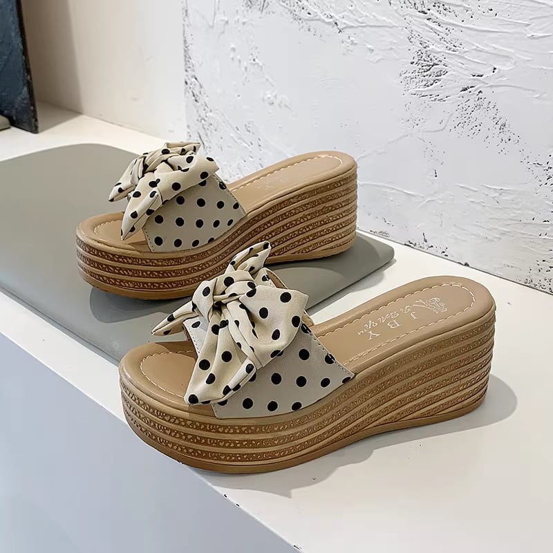 【Shoes】ドット柄厚底サンダル Q8441