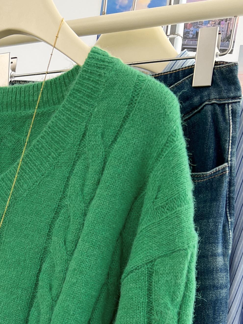 【tops】Vネックニットセーター　M29276