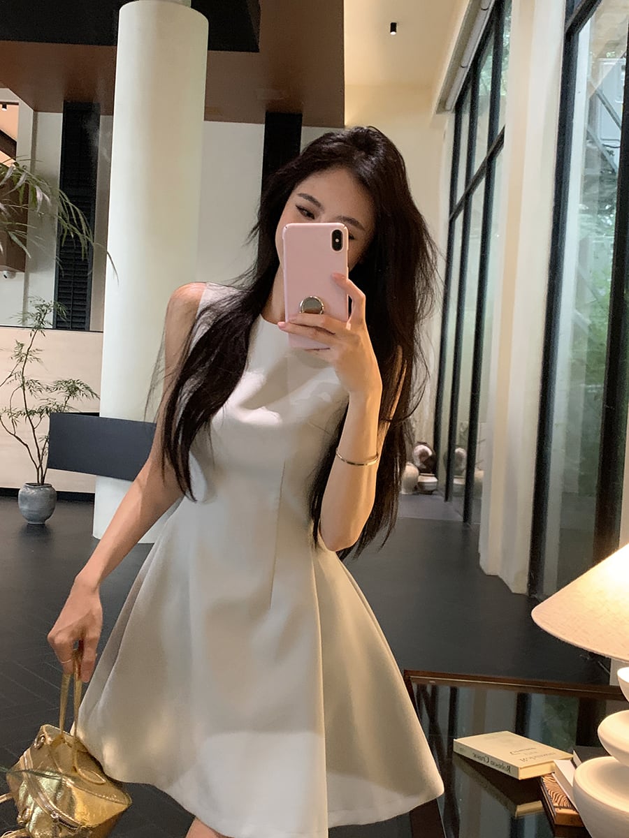 【dress】ノースリーブ美シルエットワンピース　N2662